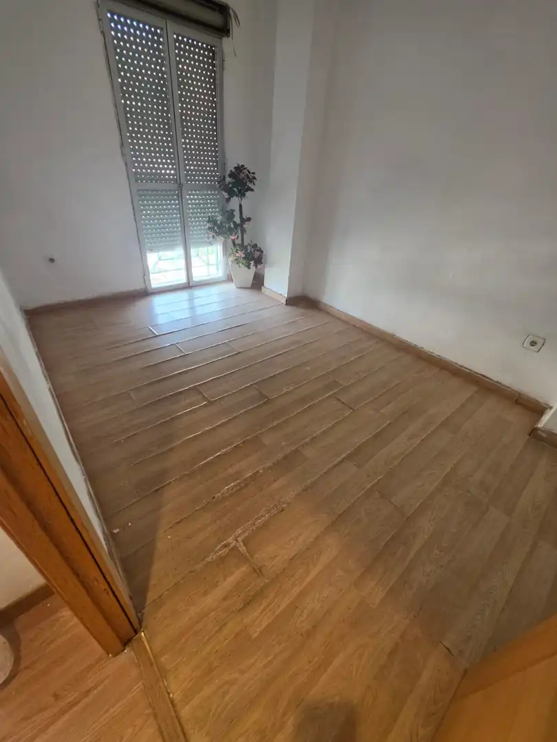 Piso en venta en Pinos Genil con Aire acondicionado, Parquet y Piscina