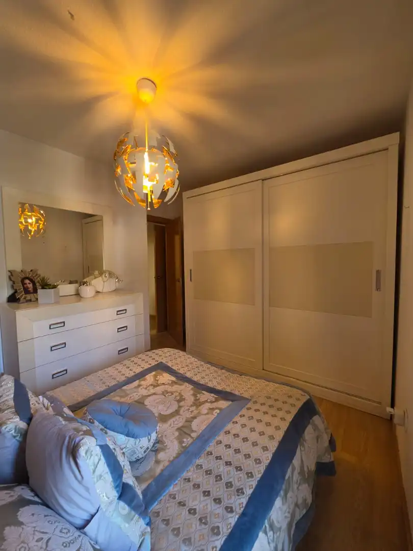 Habitación de Piso en venta en Pinos Genil con Aire acondicionado, Parquet y Piscina