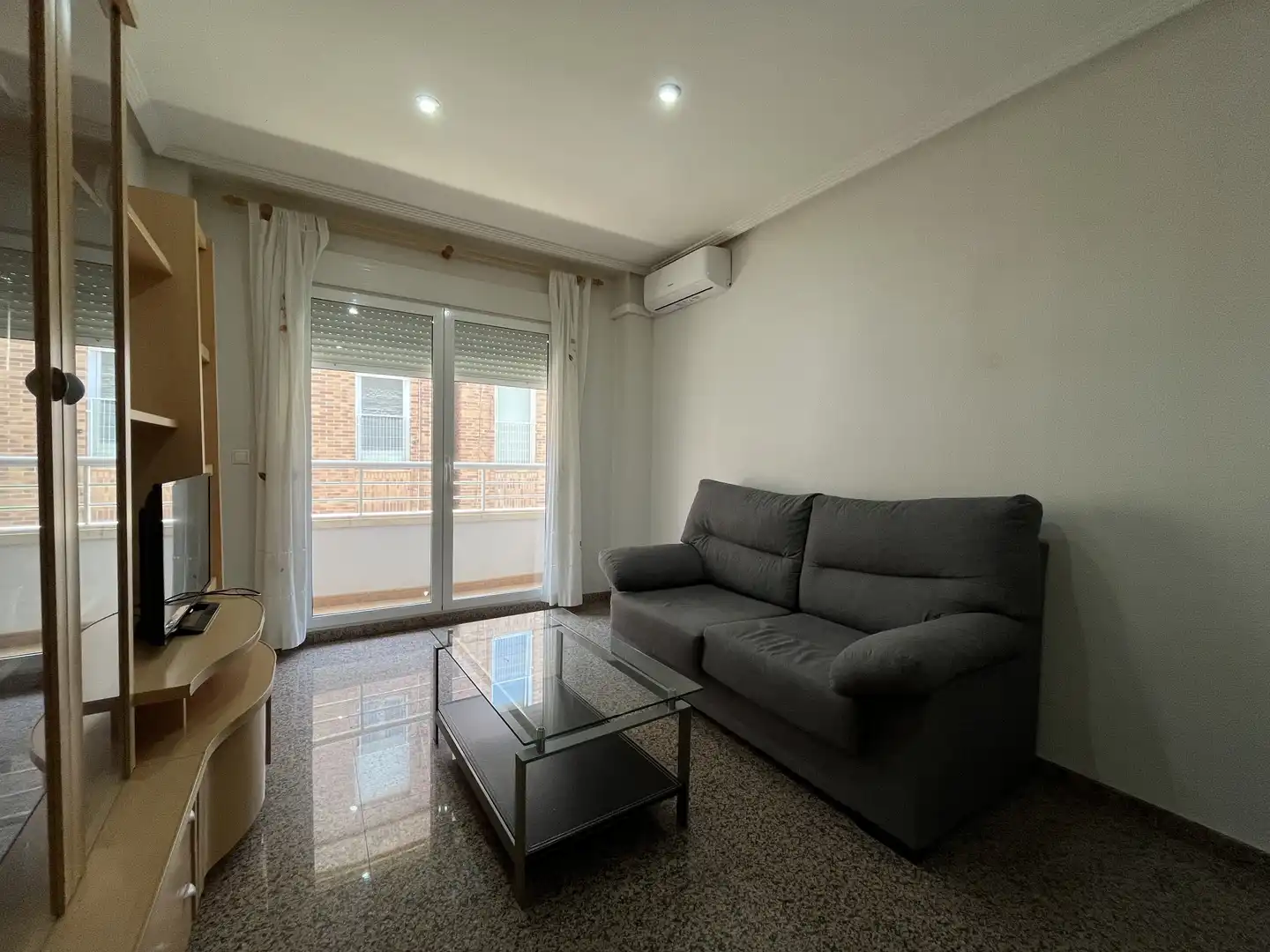 Sala de estar de Piso de alquiler en Elda con Aire acondicionado, Amueblado y Balcón