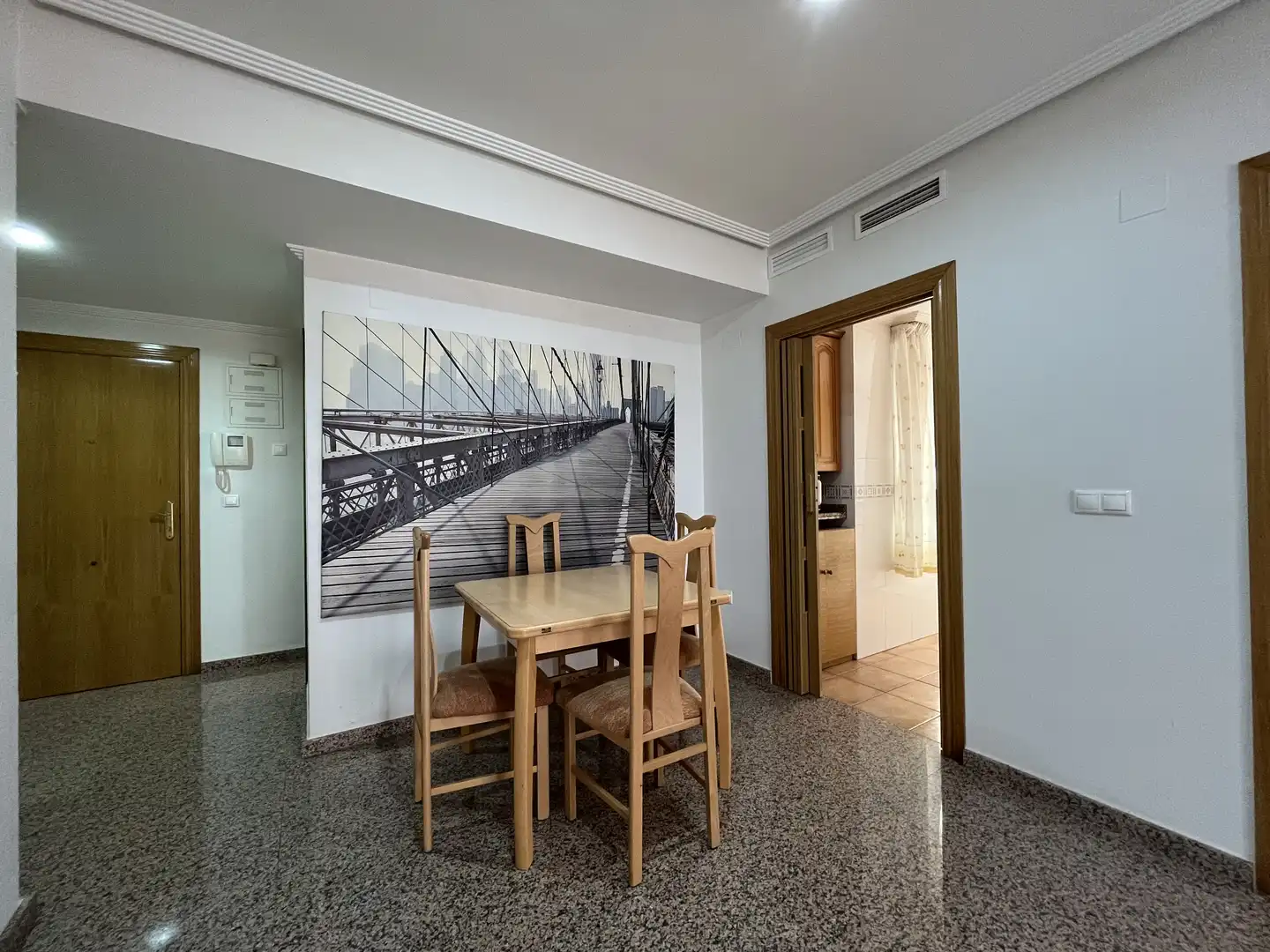 Comedor de Piso de alquiler en Elda con Aire acondicionado, Amueblado y Balcón