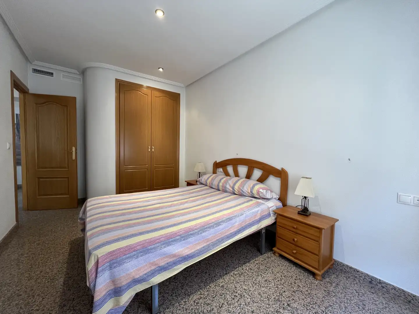 Habitación de Piso de alquiler en Elda con Aire acondicionado, Amueblado y Balcón