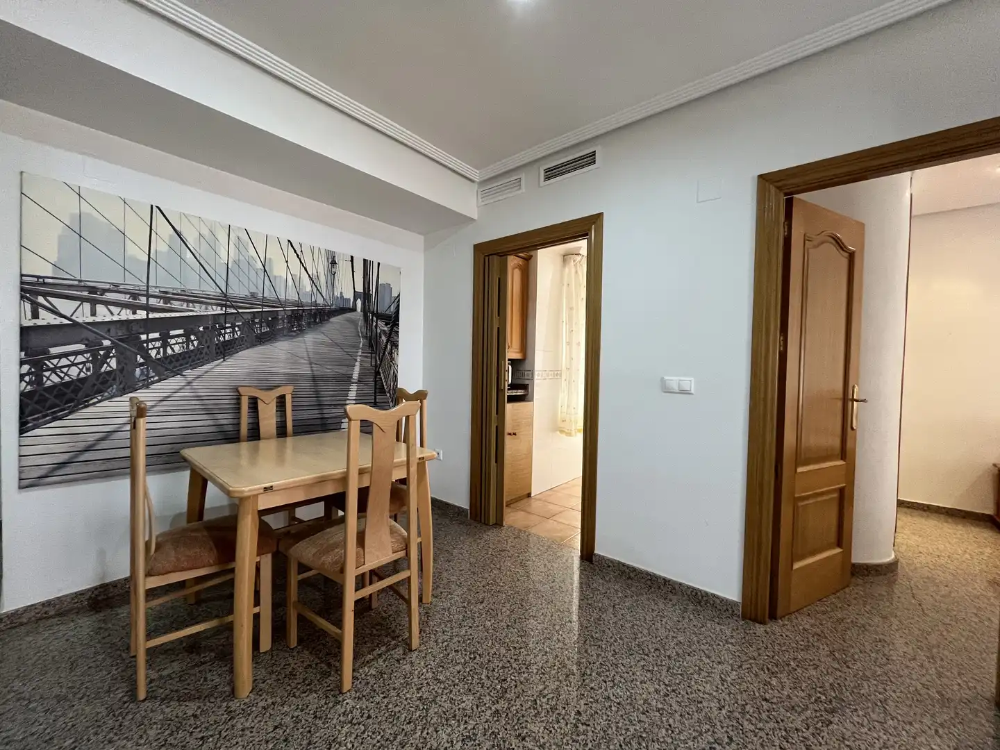 Comedor de Piso de alquiler en Elda con Aire acondicionado, Amueblado y Balcón
