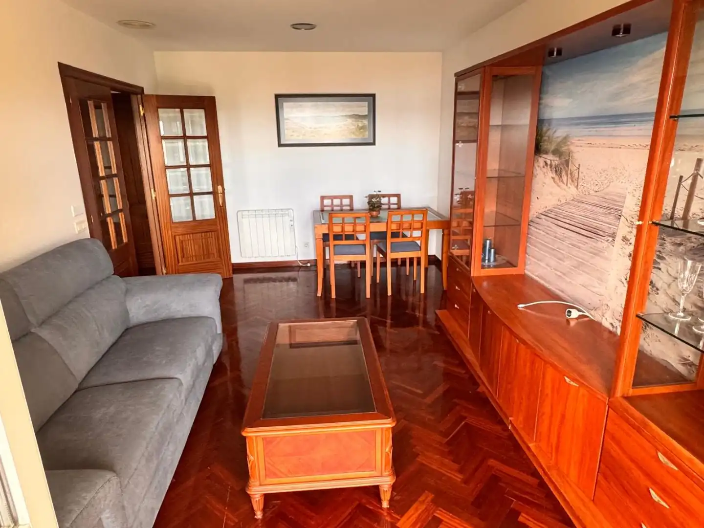 Sala d'estar de Pis de lloguer en Laxe amb Calefacció, Parquet i Terrassa
