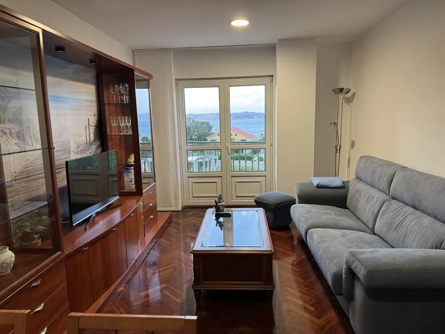Sala de estar de Piso de alquiler en Laxe con Calefacción, Parquet y Terraza