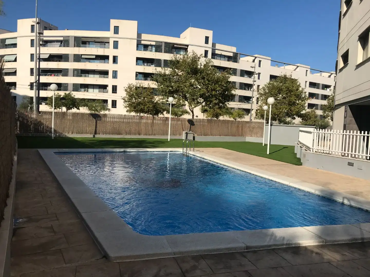 Piscina de Pis de lloguer en Castellón de la Plana / Castelló de la Plana amb Aire condicionat, Calefacció i Jardí privat