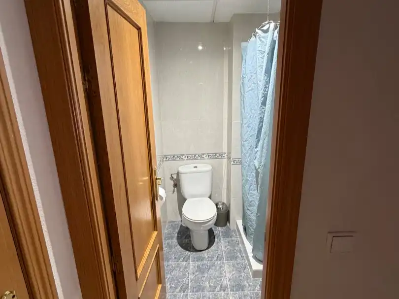 Bany de Pis en venda en Puertollano amb Calefacció, Terrassa i Moblat