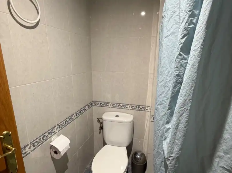 Bany de Pis en venda en Puertollano amb Calefacció, Terrassa i Moblat