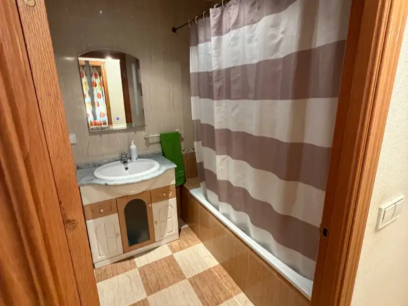 Bany de Pis en venda en Puertollano amb Calefacció, Terrassa i Moblat