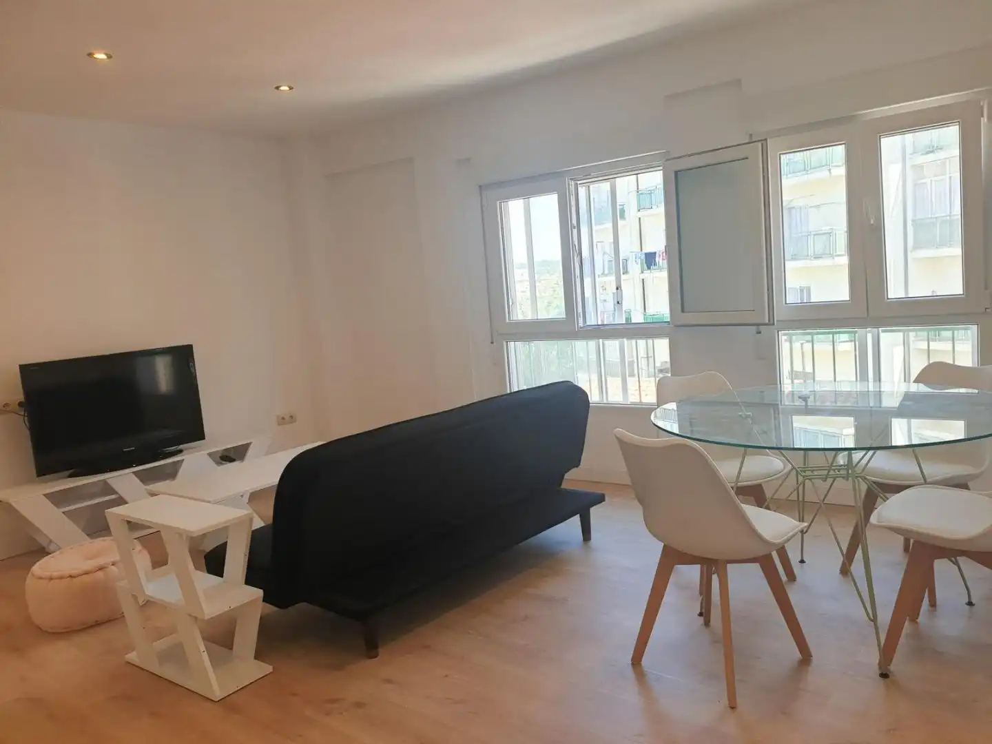 Sala d'estar de Pis en venda en Teruel amb Parquet, Traster i Moblat