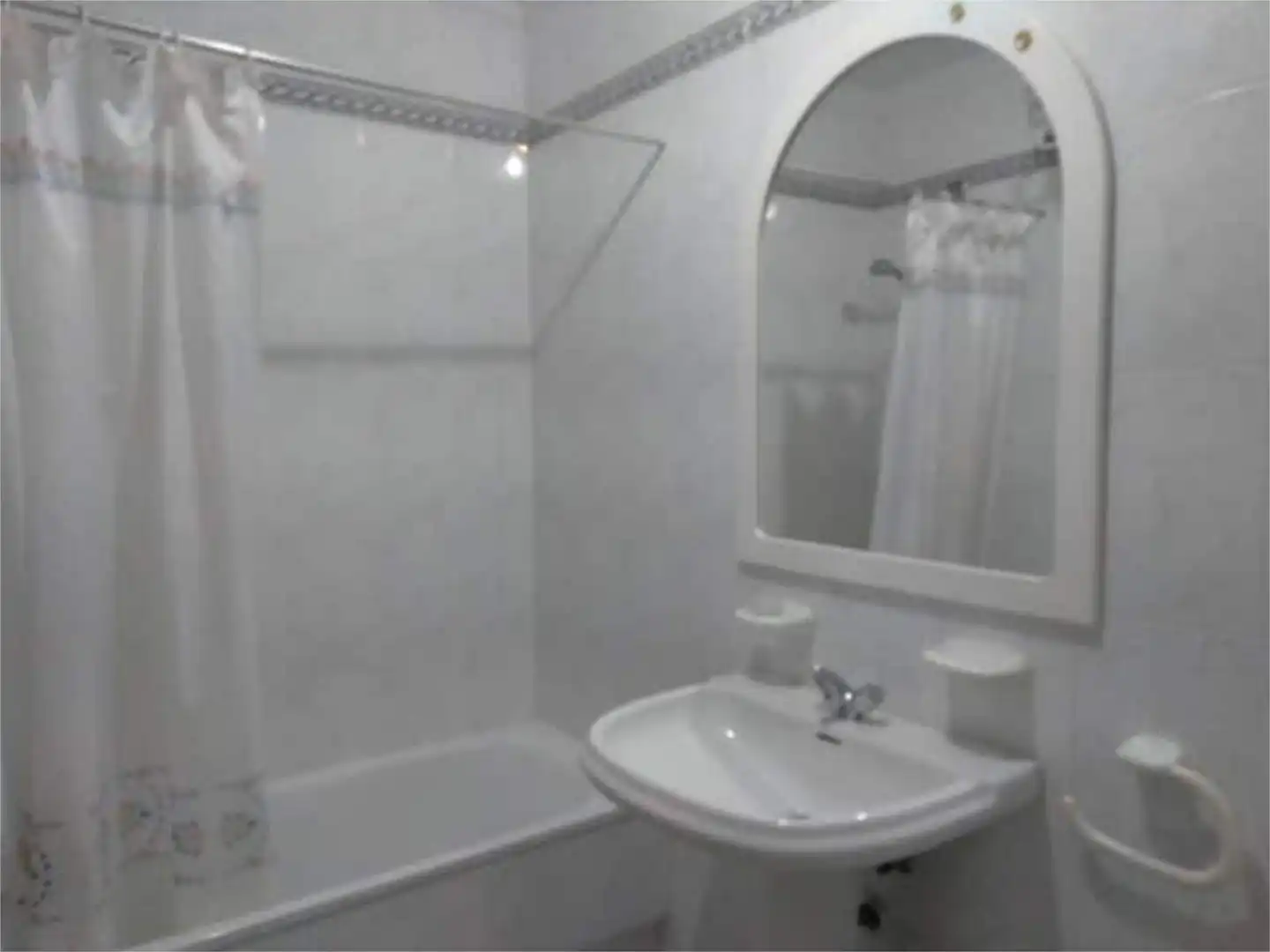 Baño de Apartamento de alquiler en Torrox con Terraza y Amueblado