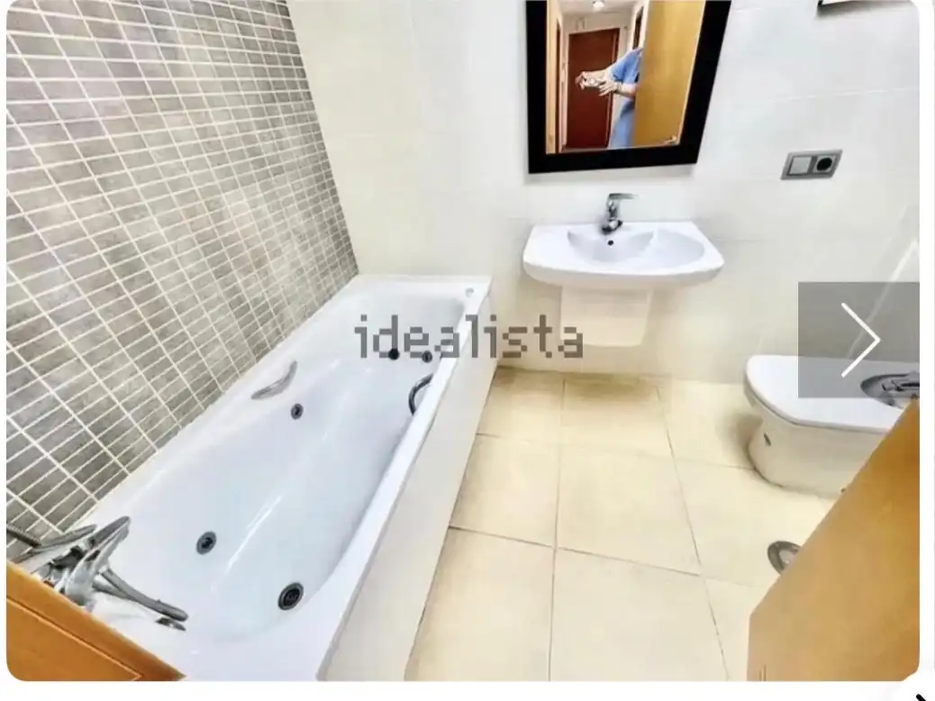 Piso en venta en Calle Sierra de Gádor, 1, Roquetas de Mar Baño de Piso en venta en Roquetas de Mar con Aire acondicionado y Terraza
