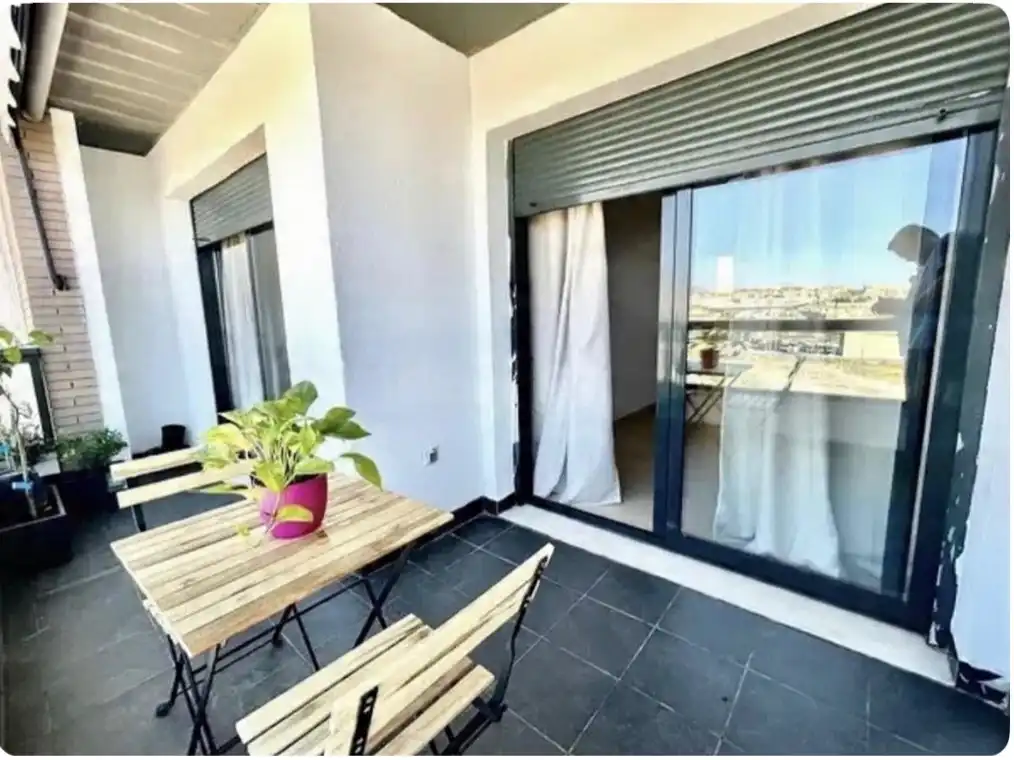 Piso en venta en Calle Sierra de Gádor, 1, Roquetas de Mar Terraza de Piso en venta en Roquetas de Mar con Aire acondicionado y Terraza