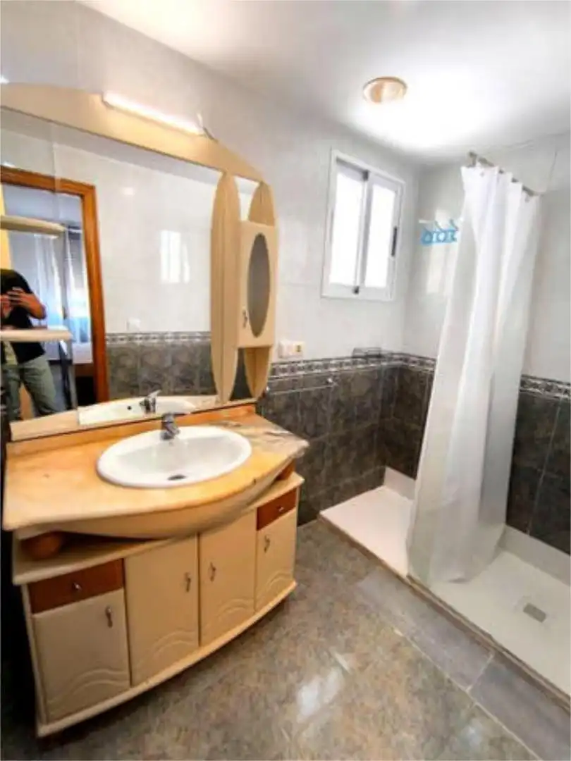 Baño de Piso de alquiler en Villanueva de Castellón con Terraza y Amueblado