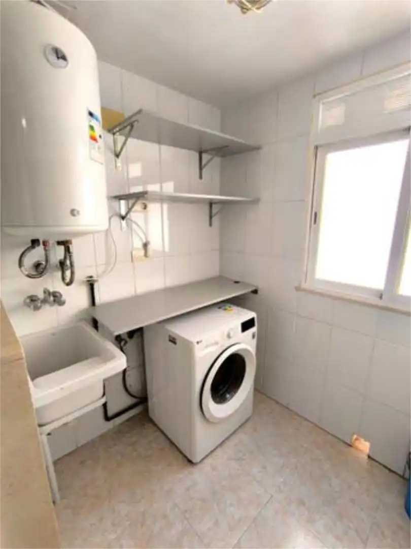 Baño de Piso de alquiler en Villanueva de Castellón con Terraza y Amueblado