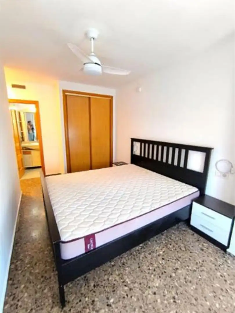 Habitación de Piso de alquiler en Villanueva de Castellón con Terraza y Amueblado