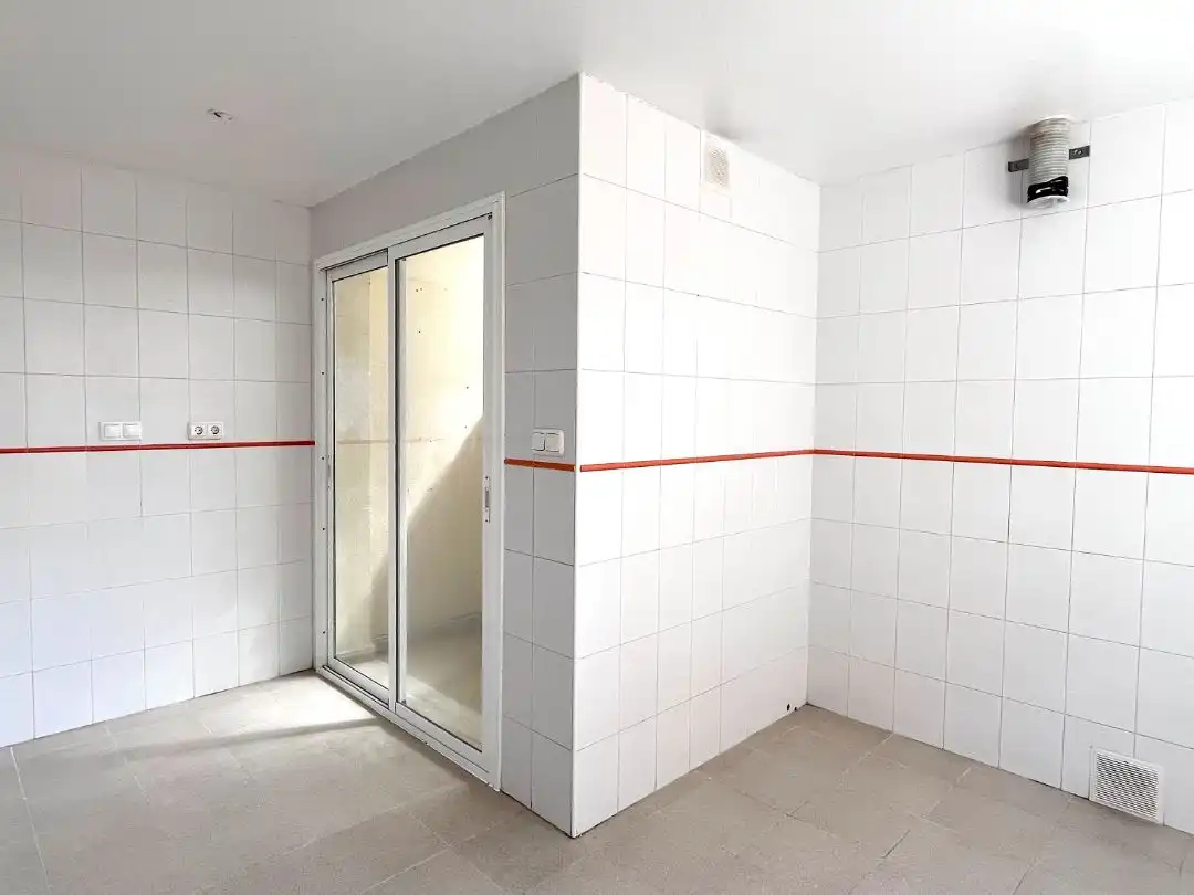 Bany de Pis en venda en Almería amb Aire condicionat, Calefacció i Terrassa