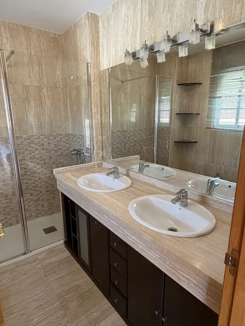 Casa o chalet de alquiler en Calle Sierra Nevada, 21, Villanueva de la Cañada ciudad Baño de Casa o chalet de alquiler en Villanueva de la Cañada con Calefacción, Jardín privado y Parquet