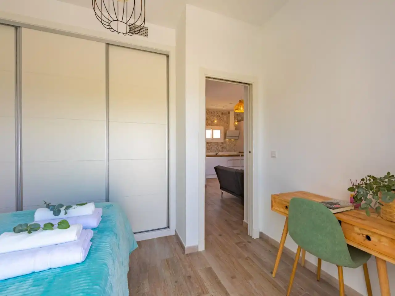 Schlafzimmer von Dachboden zur Miete in Tarifa mit Terrasse