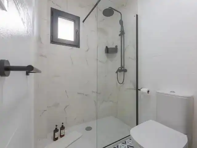 Badezimmer von Wohnung zur Miete in Tarifa mit Möbliert