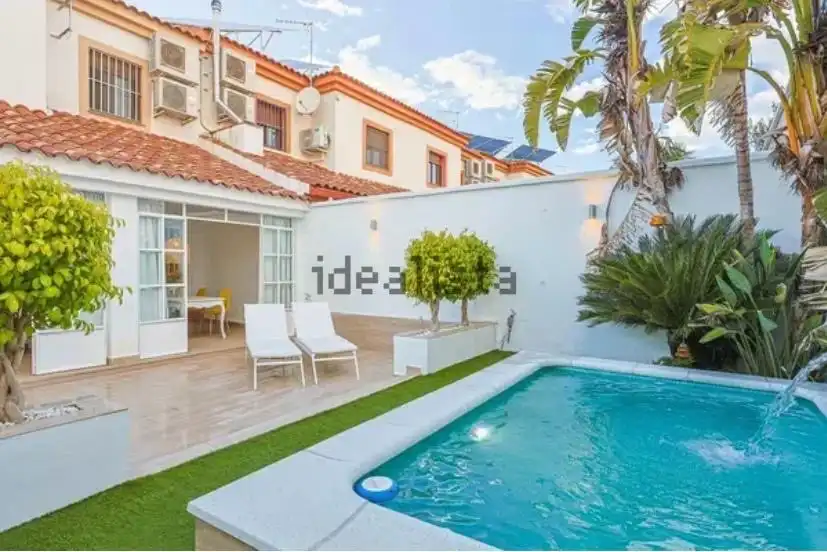 Detached homes for sale in Calle Huerta Palop, 45, Alcalá del Río Exterior view of Detached homes for sale in Alcalá del Río with Air Conditioner, Heating and Private garden