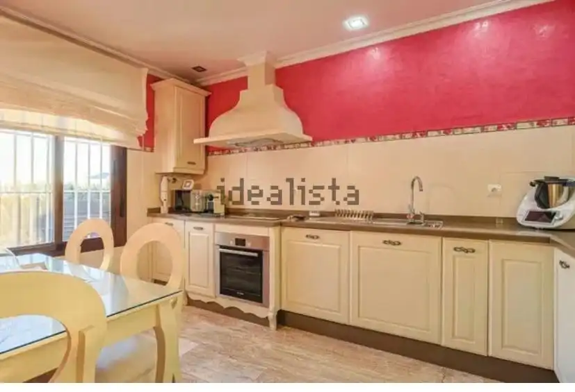 Detached homes for sale in Calle Huerta Palop, 45, Alcalá del Río Kitchen of Detached homes for sale in Alcalá del Río with Air Conditioner, Heating and Private garden