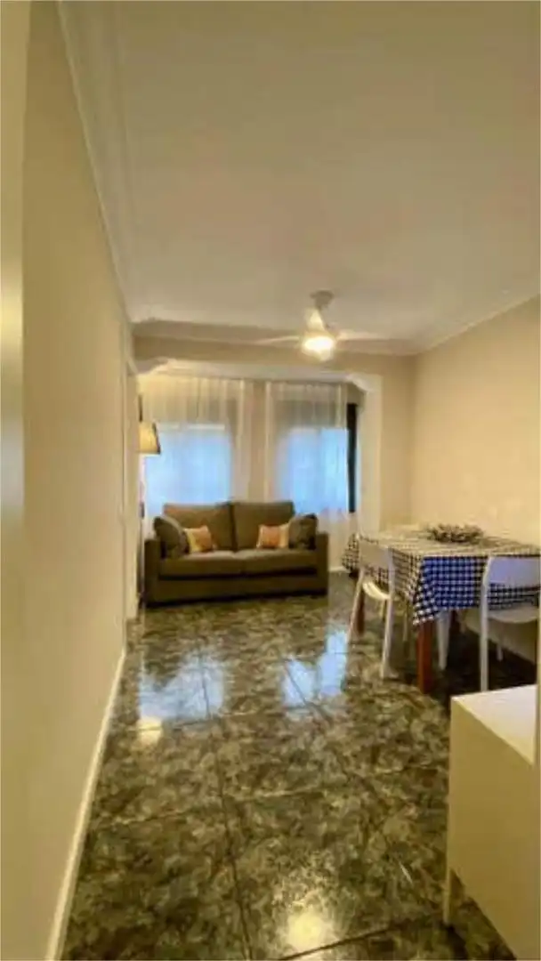 Sala de estar de Apartamento de alquiler en L'Hospitalet de Llobregat con Piscina