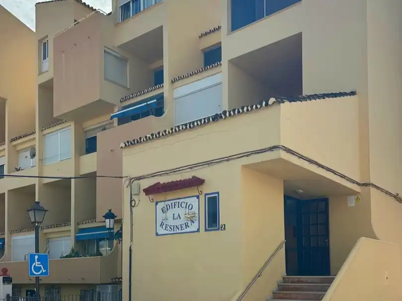 Vista exterior de Piso en venta en Estepona