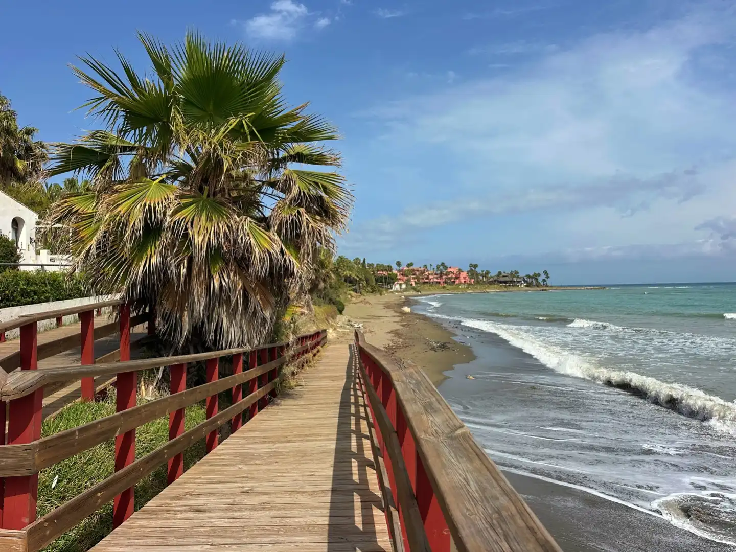 Vista exterior de Piso en venta en Estepona