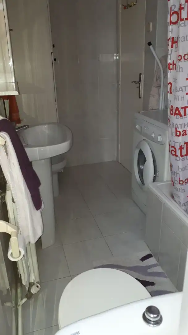 Bathroom of Flat for share in Salamanca  with Heating, Furnished and Oven
