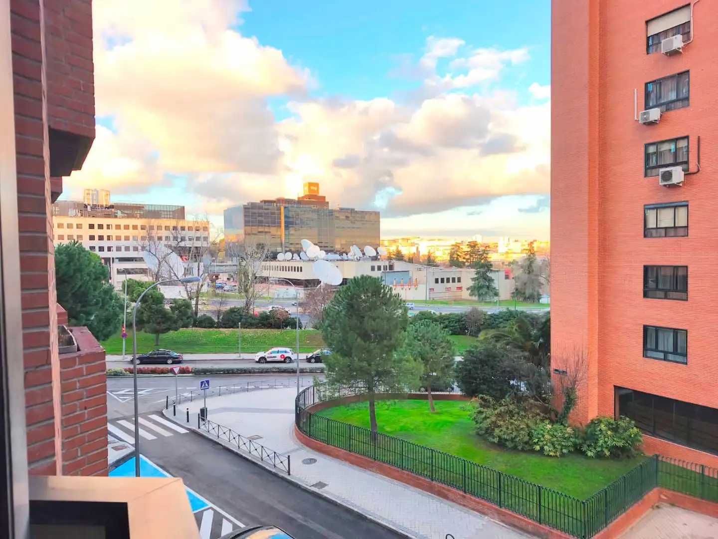 Pis en venda a Calle del Marqués de Lozoya, 21, Estrella Vista exterior de Pis en venda en Madrid amb Calefacció, Jardí privat i Parquet