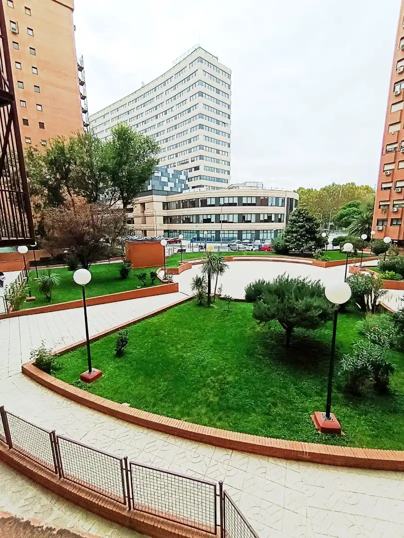Pis en venda a Calle del Marqués de Lozoya, 21, Estrella Terrassa de Pis en venda en Madrid amb Calefacció, Jardí privat i Parquet