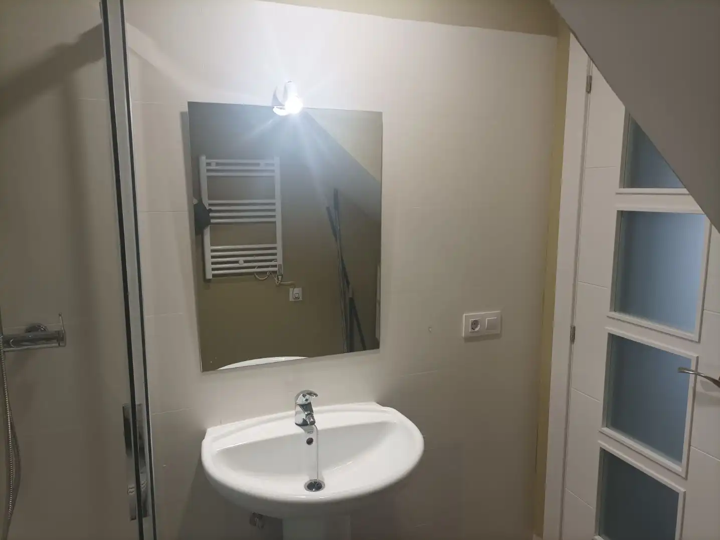 Badezimmer von Wohnungen zur Miete in Cuenca mit Heizung und Möbliert
