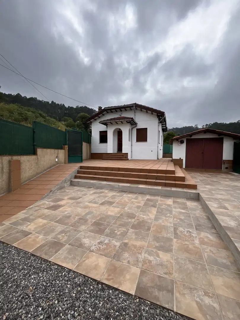 Casa o chalet en venta en Plaza Generalísimo, 3, Villaviciosa - Amandi Terraza de Casa o chalet en venta en Villaviciosa con Terraza