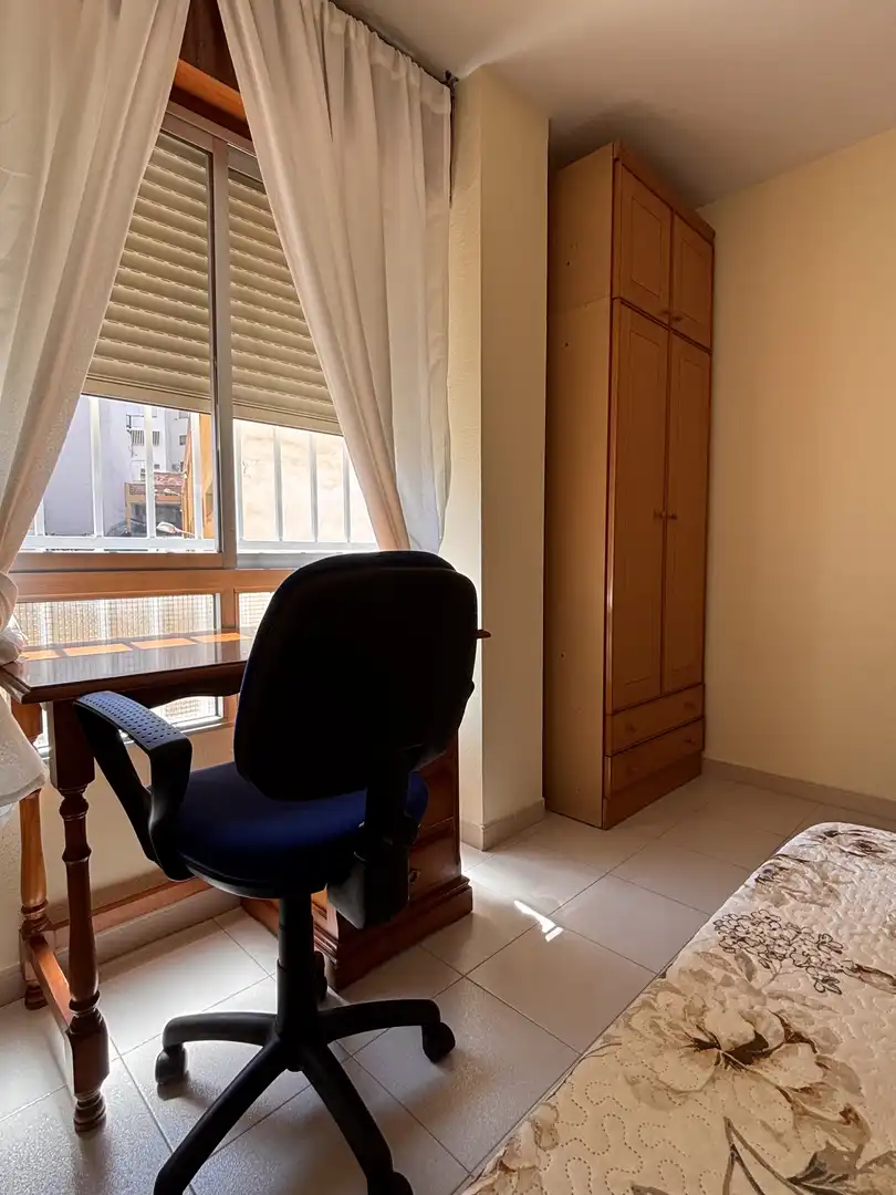 Flat for rent in Calle Salobreja, 10, Belén - San Roque Bedroom of Flat for rent in Jaén with Air Conditioner, Furnished and Balcony