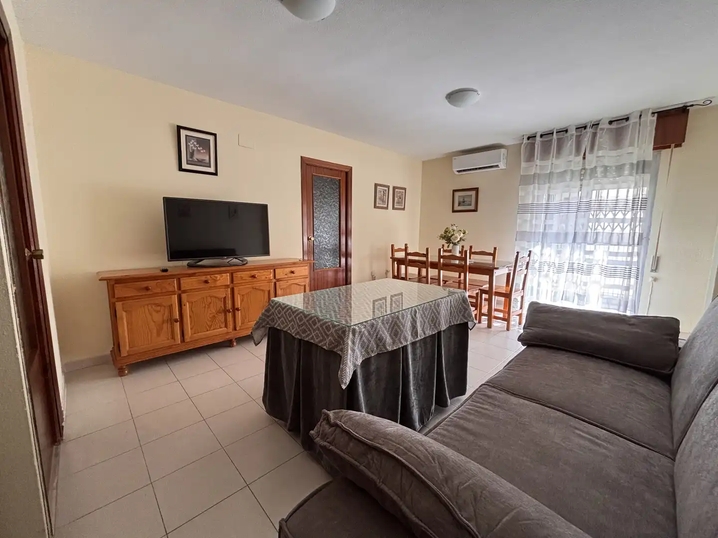 Flat for rent in Calle Salobreja, 10, Belén - San Roque Living room of Flat for rent in Jaén with Air Conditioner, Furnished and Balcony