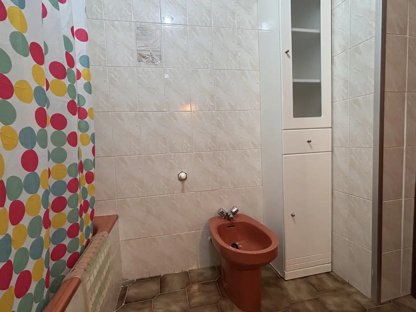 Flat for rent in Calle Salobreja, 10, Belén - San Roque Bathroom of Flat for rent in Jaén with Air Conditioner, Furnished and Balcony