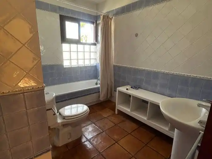 Casa o xalet de lloguer a Camino del Paellero, 32, Pinar del Advocat - Cometa Bany de Casa o xalet de lloguer en Moraira amb Aire condicionat, Calefacció i Jardí privat