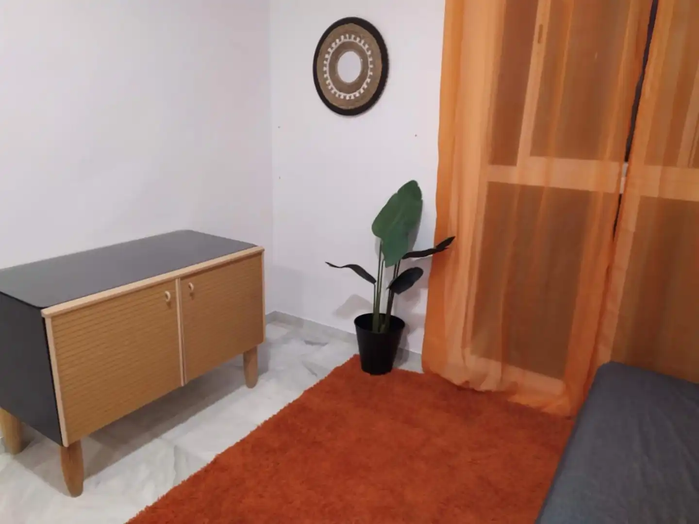 Schlafzimmer von Wohnung zur Miete in Gines mit Klimaanlage