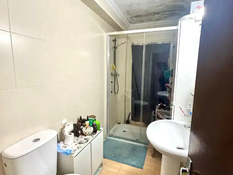 Flat for sale in Calle de Los Cabrilleros, 18, La Calzada Bathroom of Flat for sale in Gijón
