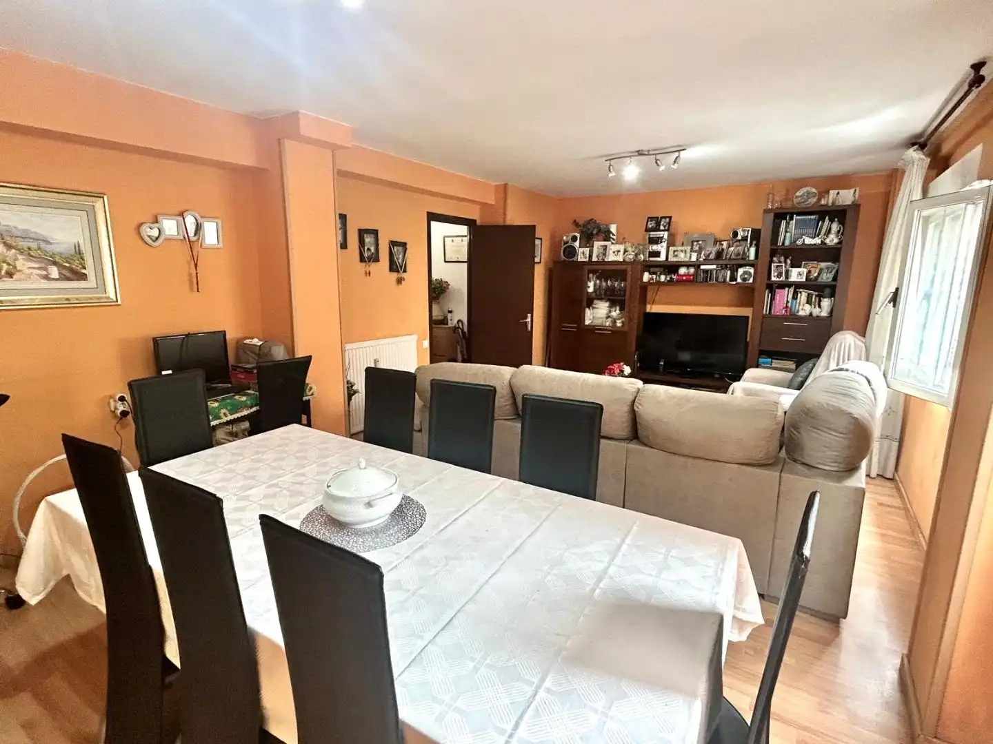 Flat for sale in Calle de Los Cabrilleros, 18, La Calzada Dining room of Flat for sale in Gijón