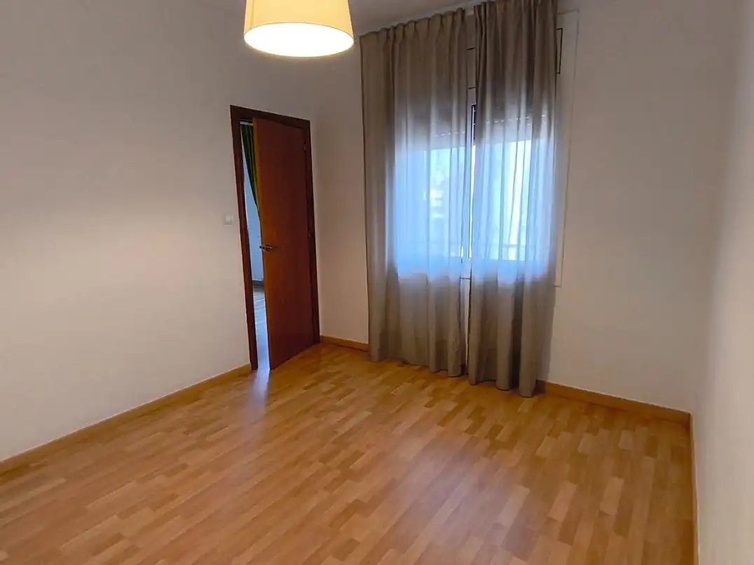 Habitación de Apartamento de alquiler en  Barcelona Capital con Aire acondicionado y Balcón