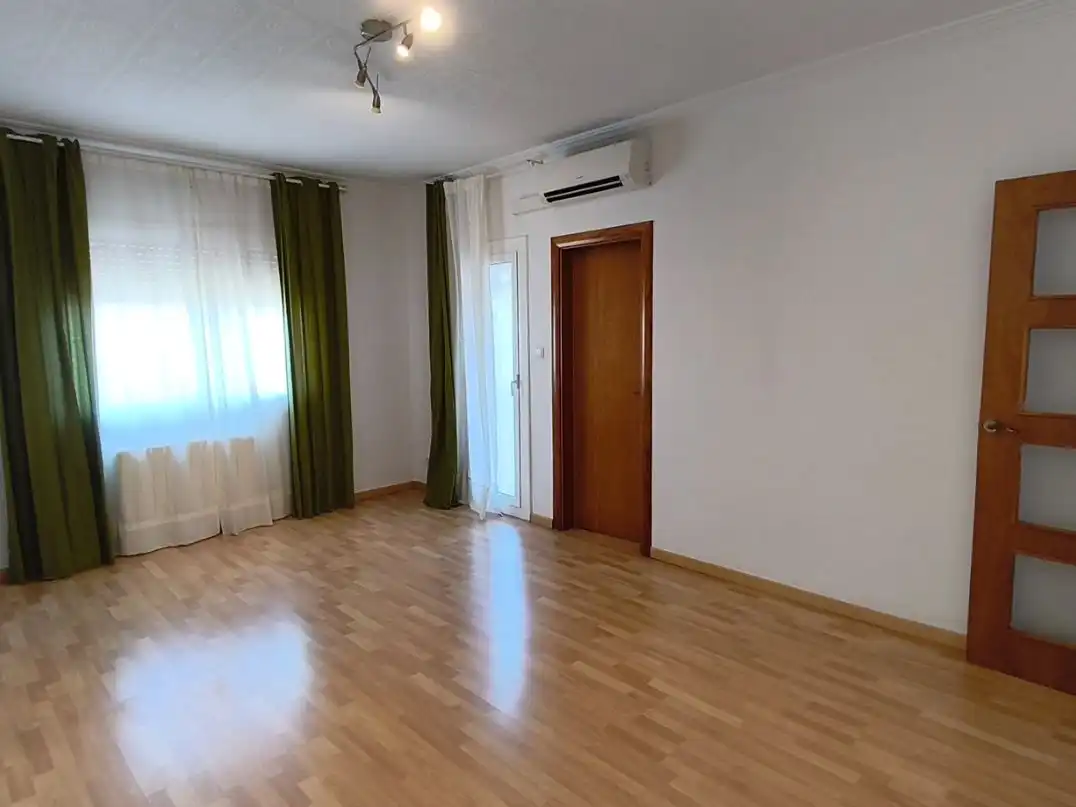 Habitación de Apartamento de alquiler en  Barcelona Capital con Aire acondicionado y Balcón