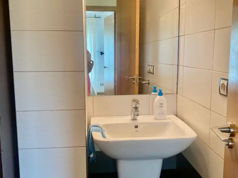 Flat for rent in Rúa Carrizo, 3, Arealonga Bathroom of Flat for rent in Vilagarcía de Arousa with Heating, Parquet flooring and Furnished
