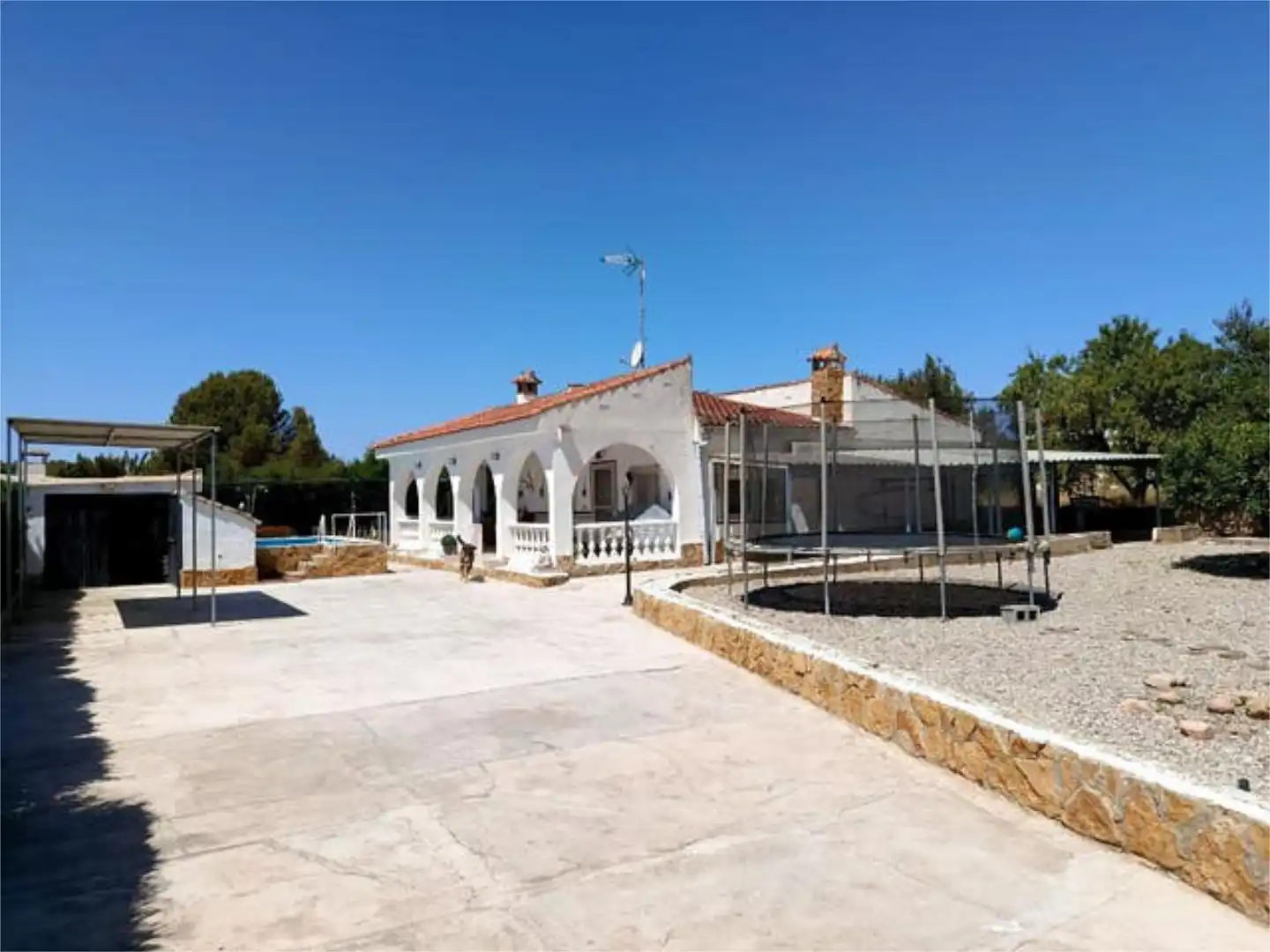 Casa adosada en venta en Olocau Vista exterior de Casa adosada en venta en Olocau con Calefacción, Jardín privado y Terraza