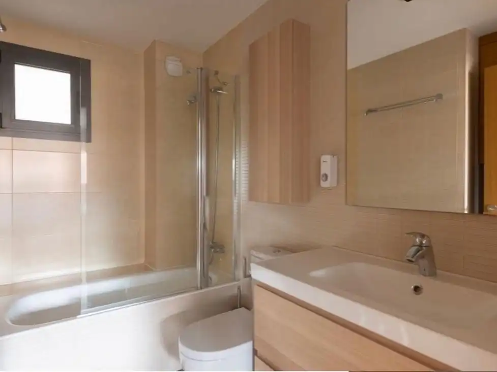 Bathroom of Flat for rent in Urduliz  with Heating, Parquet flooring and Storage room