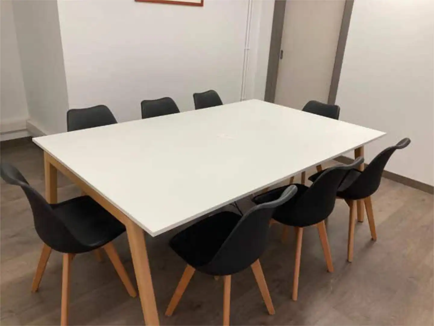 Oficina de lloguer a Porta Menjador de Oficina de lloguer en Barcelona amb Aire condicionat