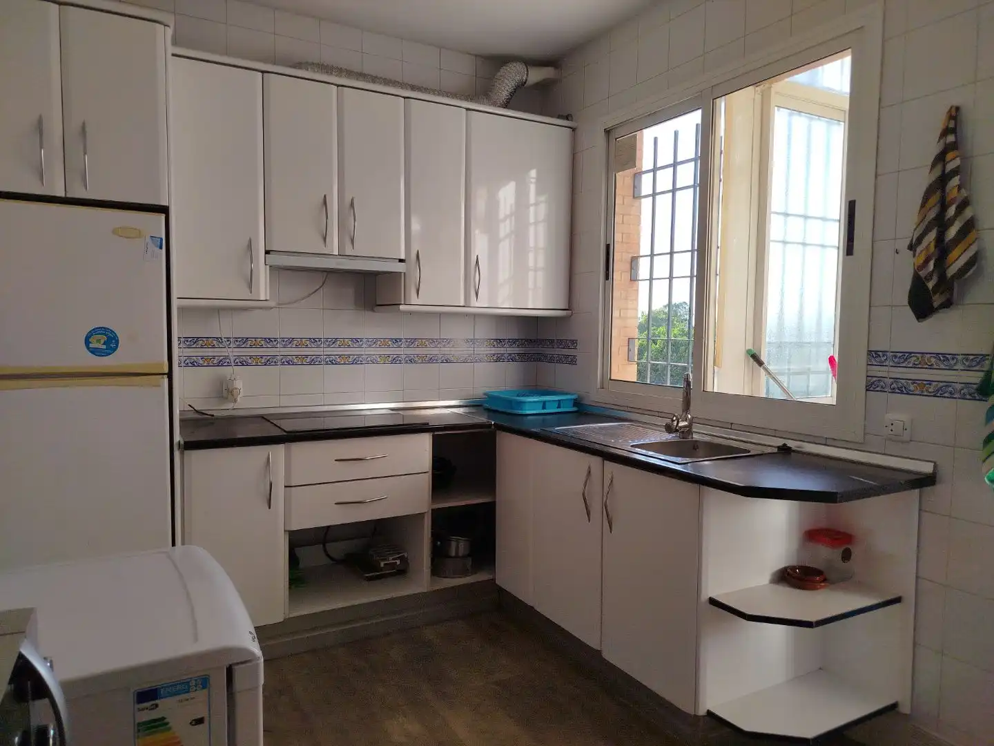 Cocina de Piso de alquiler en Sevilla con Aire acondicionado, Calefacción y Terraza