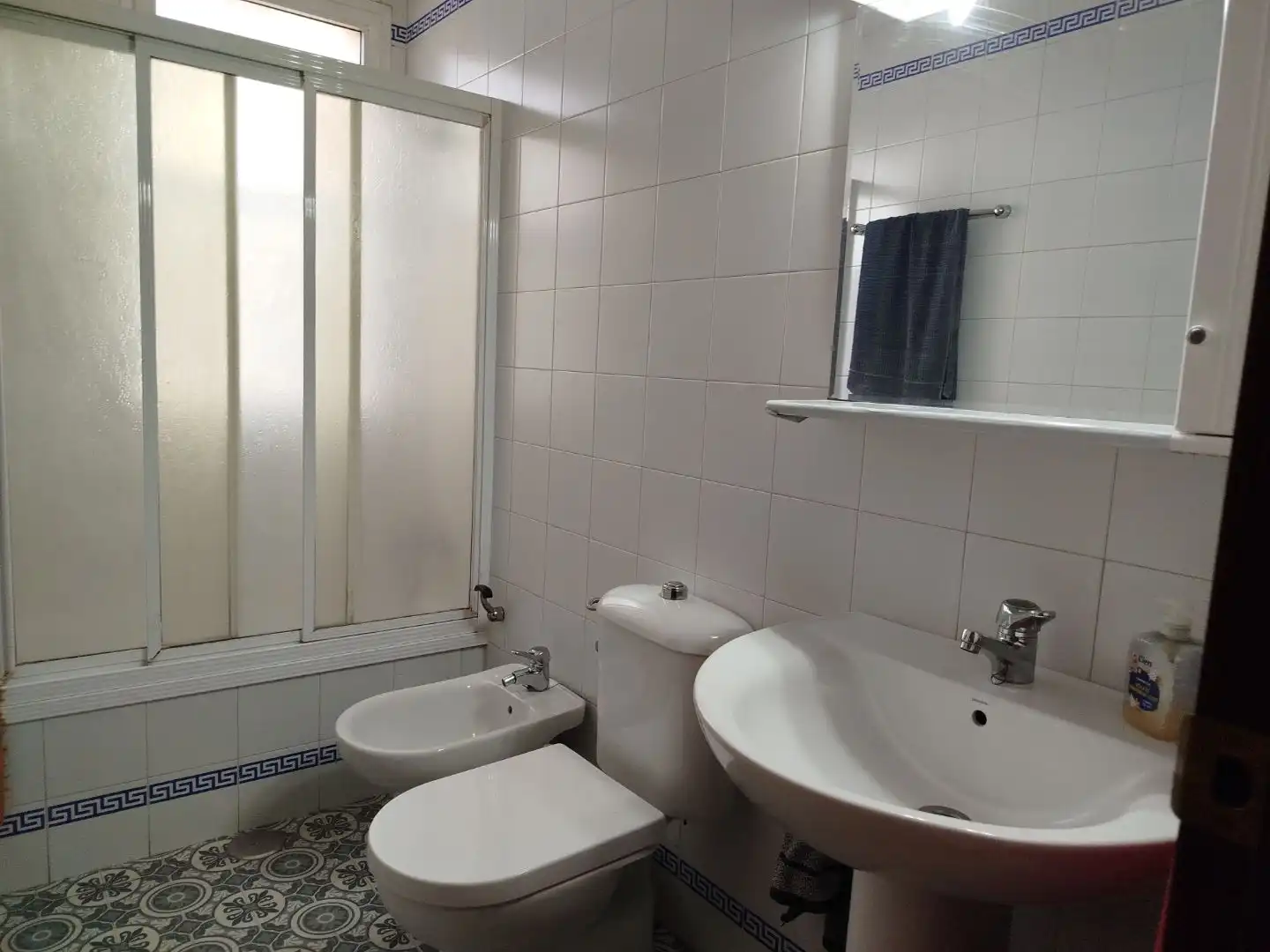 Baño de Piso de alquiler en Sevilla con Aire acondicionado, Calefacción y Terraza