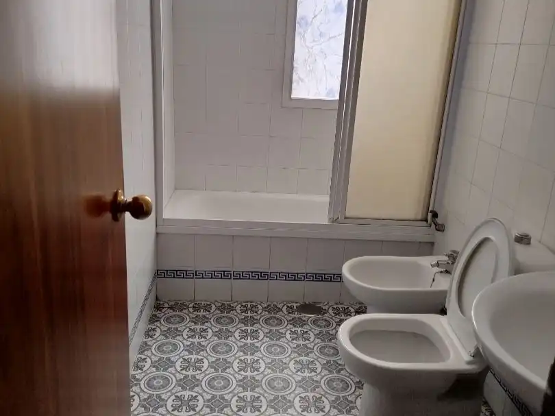 Baño de Piso de alquiler en Sevilla con Aire acondicionado, Calefacción y Terraza