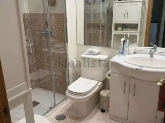 Bany de Casa o xalet de lloguer en San Lorenzo de El Escorial amb Aire condicionat, Terrassa i Balcó